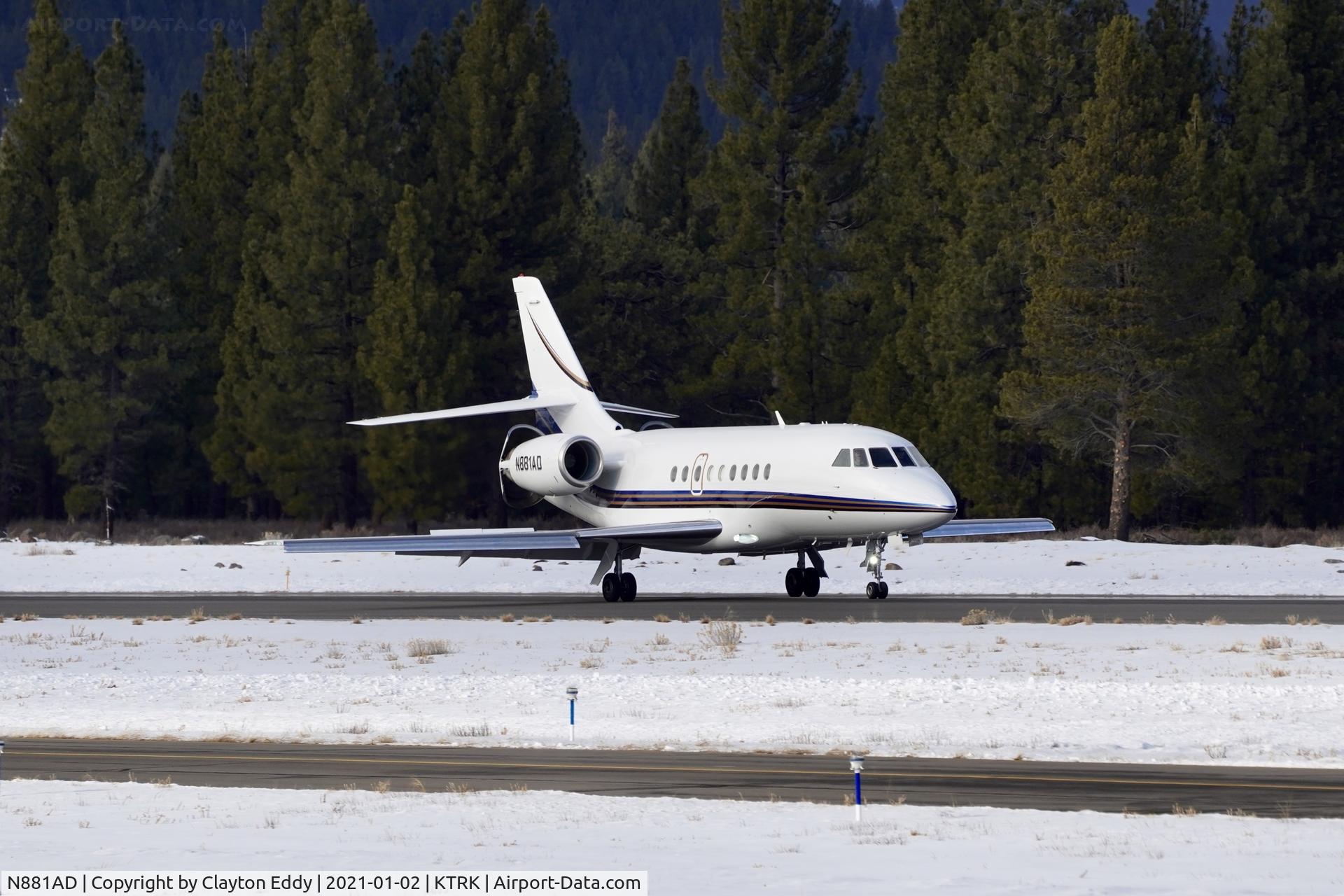 N881AD, 2000 Dassault Falcon 2000 C/N 136, Truckee airport California 2021.