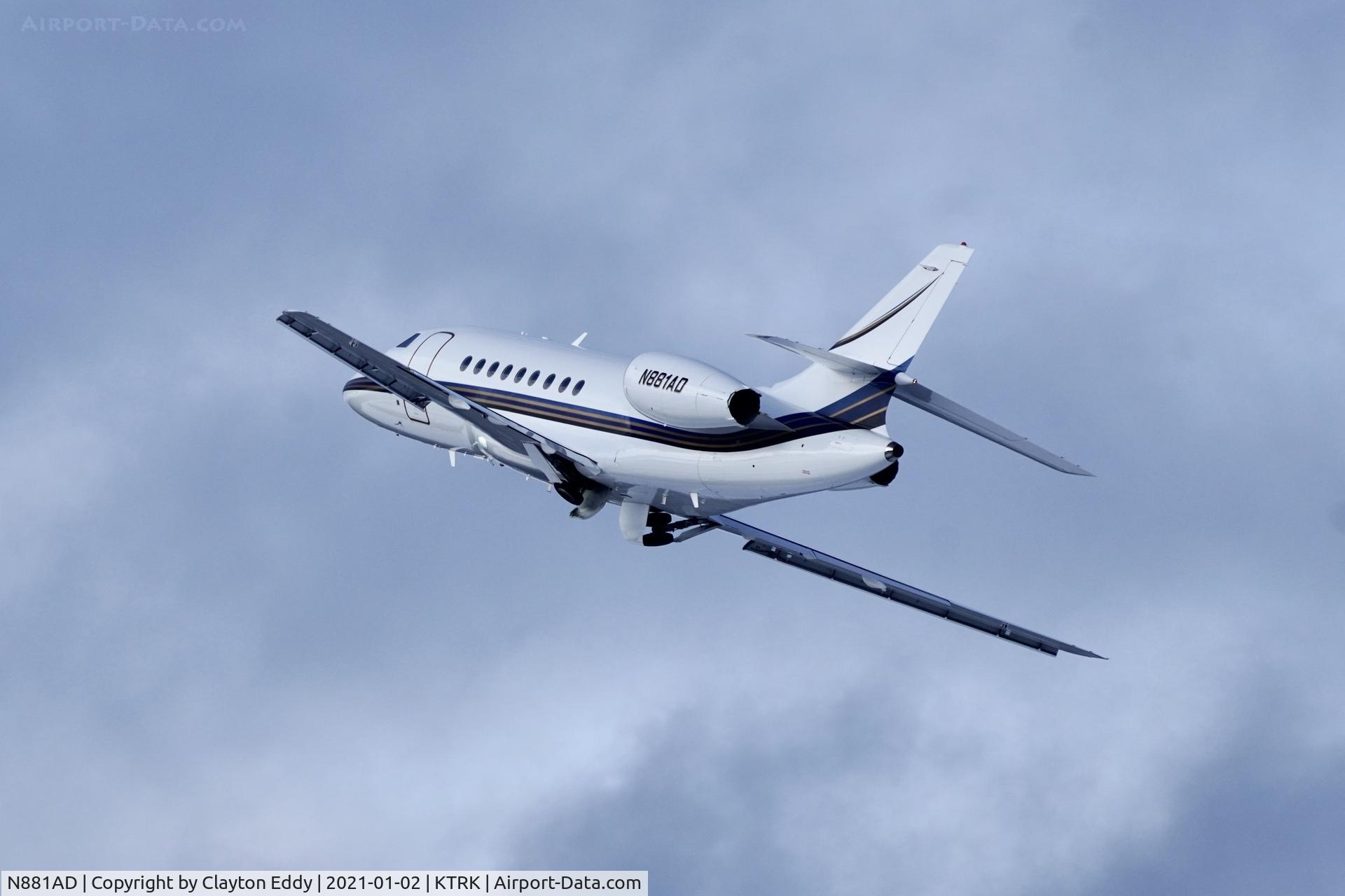 N881AD, 2000 Dassault Falcon 2000 C/N 136, Truckee airport California 2021.
