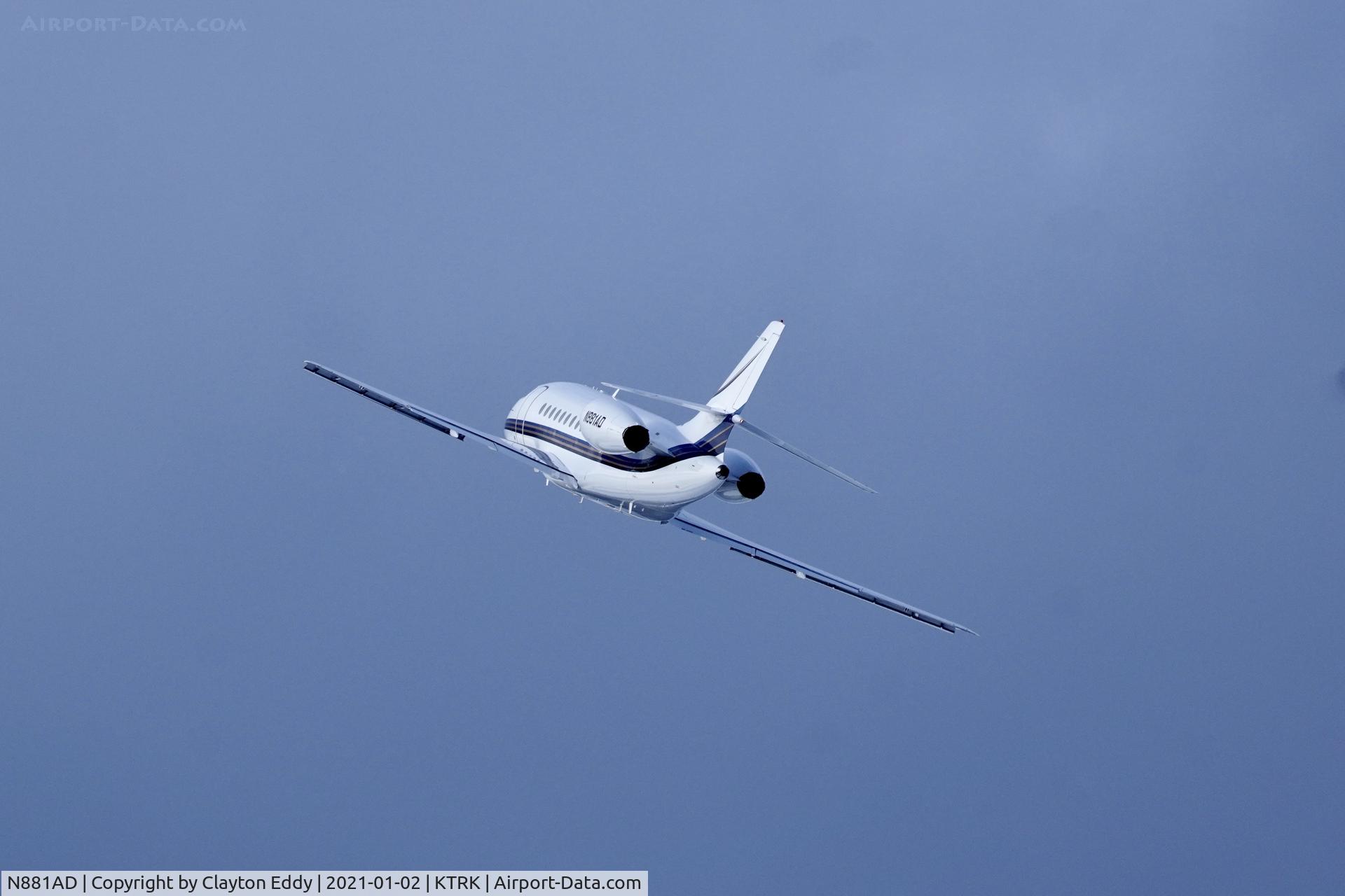 N881AD, 2000 Dassault Falcon 2000 C/N 136, Truckee airport California 2021.