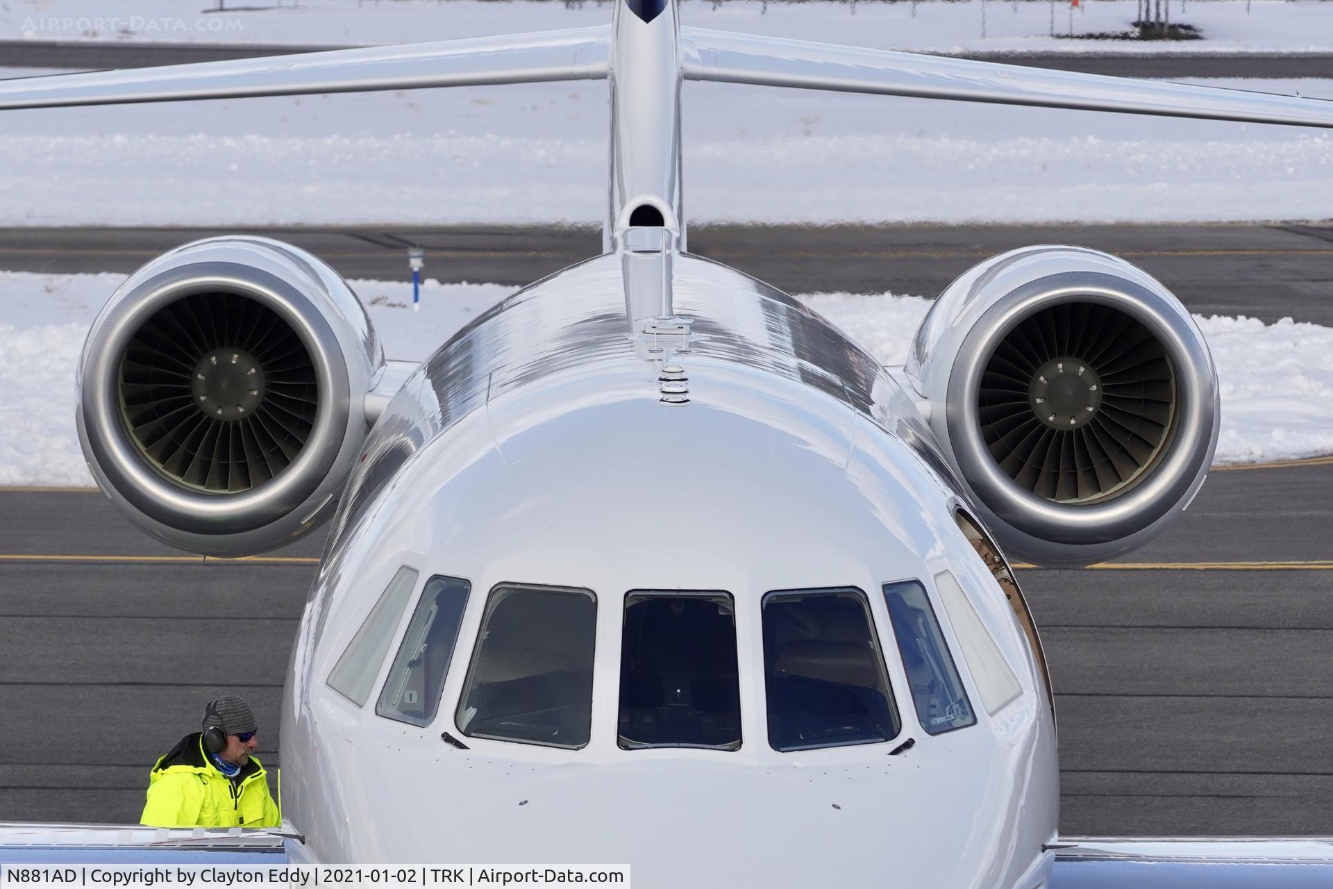 N881AD, 2000 Dassault Falcon 2000 C/N 136, Truckee airport California 2021.