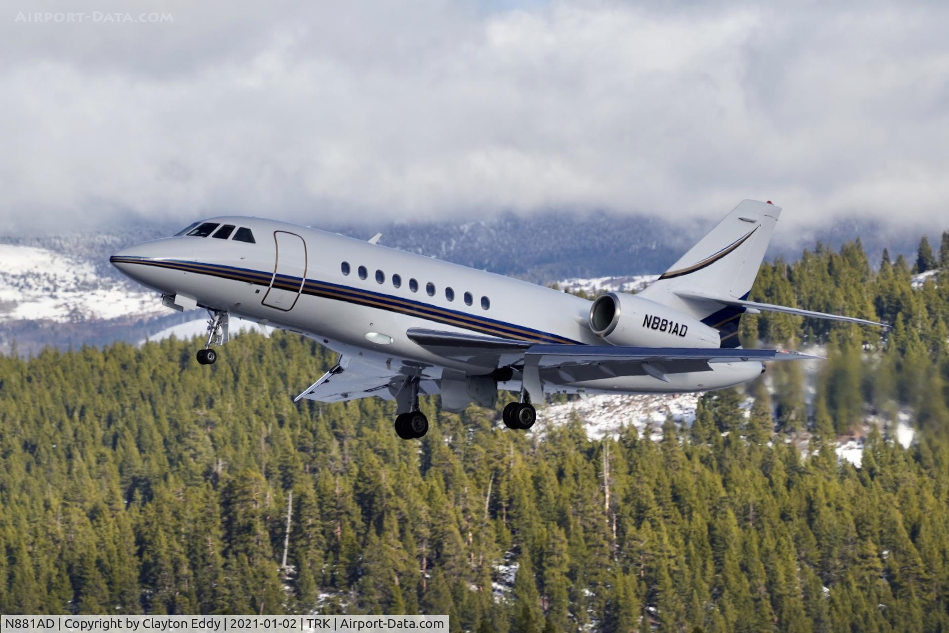 N881AD, 2000 Dassault Falcon 2000 C/N 136, Truckee airport California 2021.