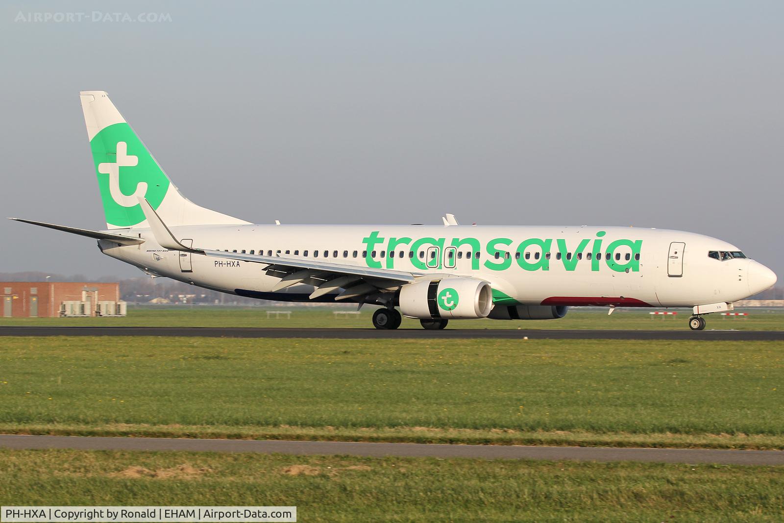 PH-HXA, 2016 Boeing 737-8K2 C/N 62149, at spl