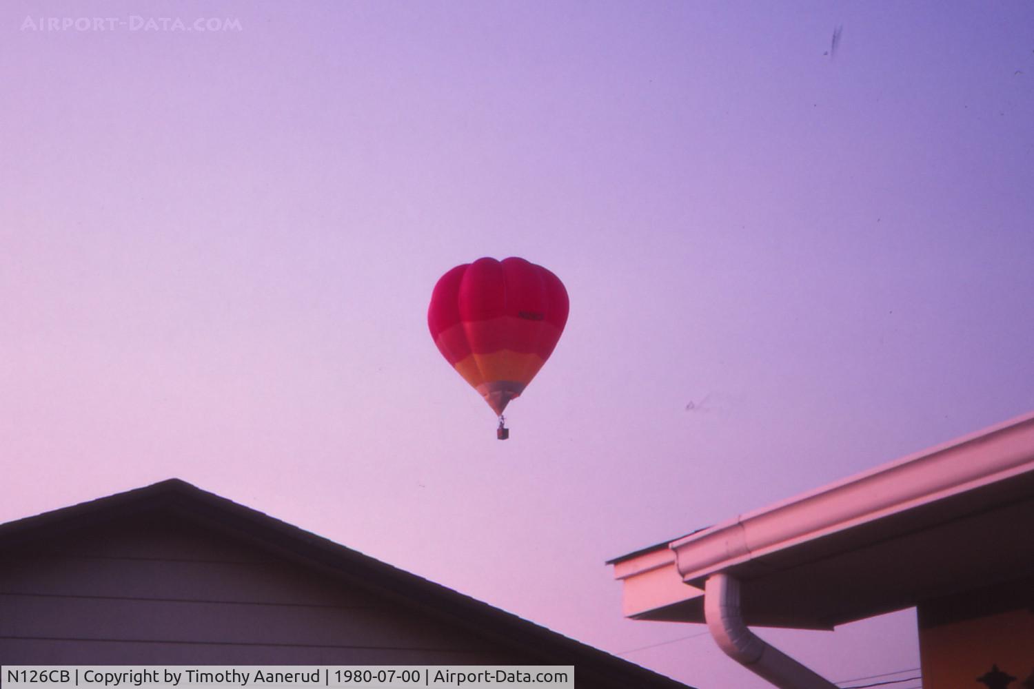 N126CB, 1977 Cameron Balloons V-56 C/N 324, Floating past my house in Champlin, MN.  Scanned from slide, dated July 1980