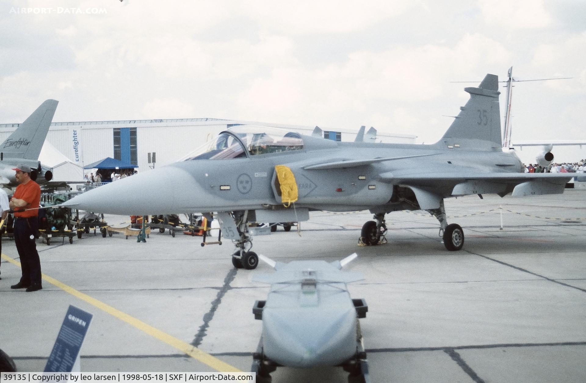39135, 1996 Saab J-39A Gripen C/N 39135, Berlin Air Show 18.5.1998
