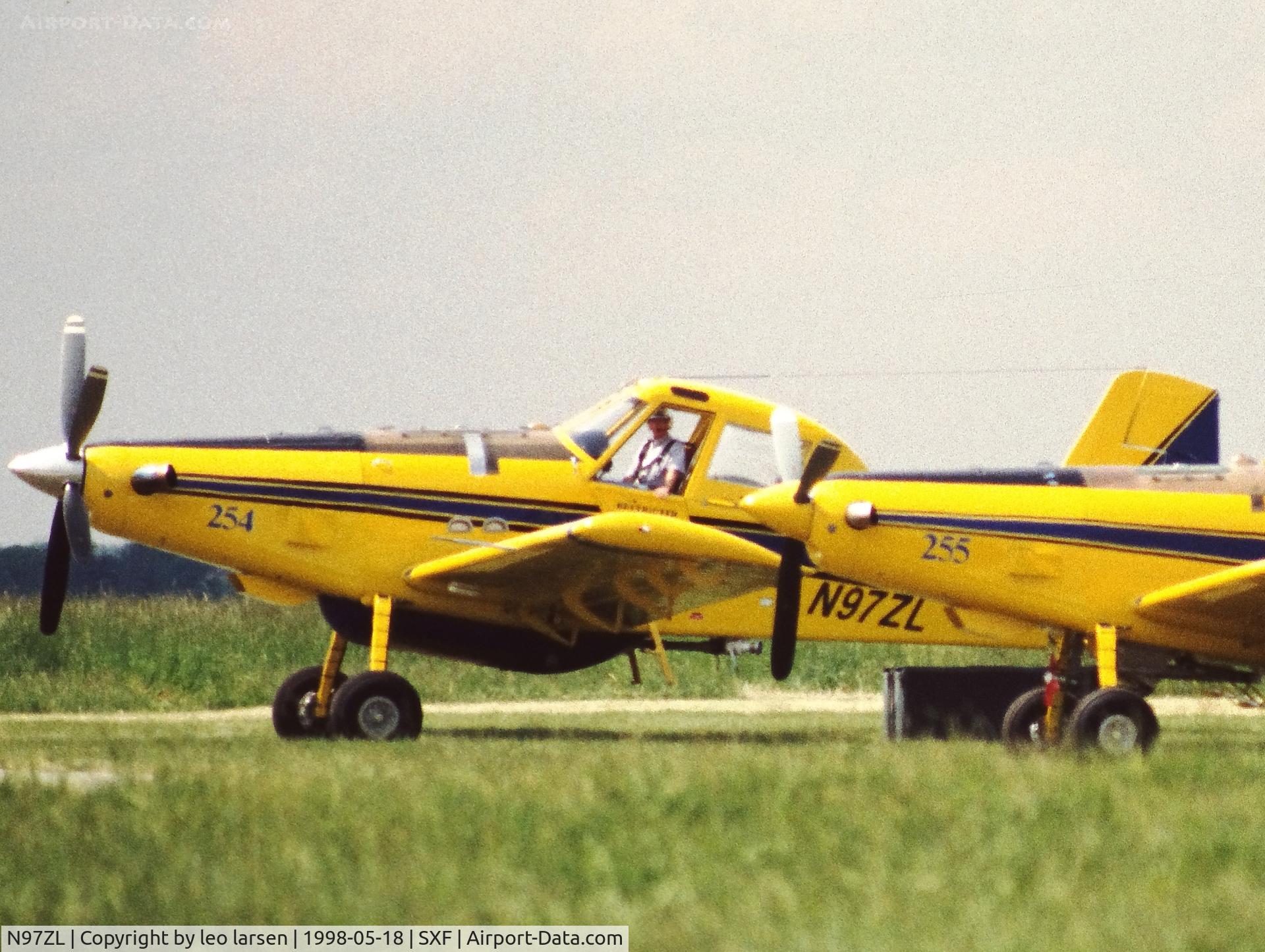 N97ZL, Air Tractor AT-802 C/N 802-0049, Berlin Air Show 18.5.1998