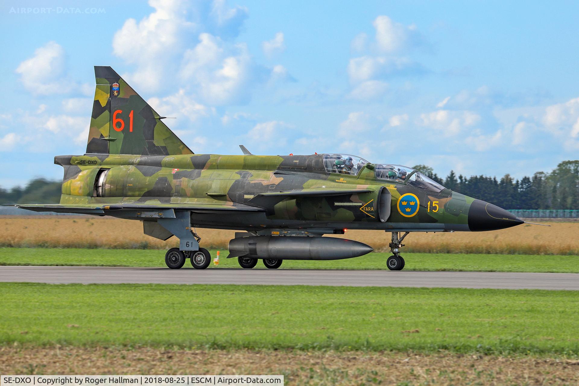 SE-DXO, Saab Sk37E Viggen C/N 37809, This Viggen is restored and operated by Swedish Air Force Historic Flight