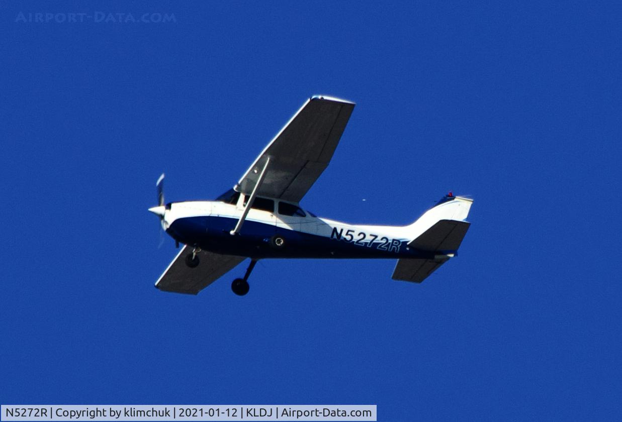 N5272R, 1974 Cessna 172M C/N 17263486, Flyby