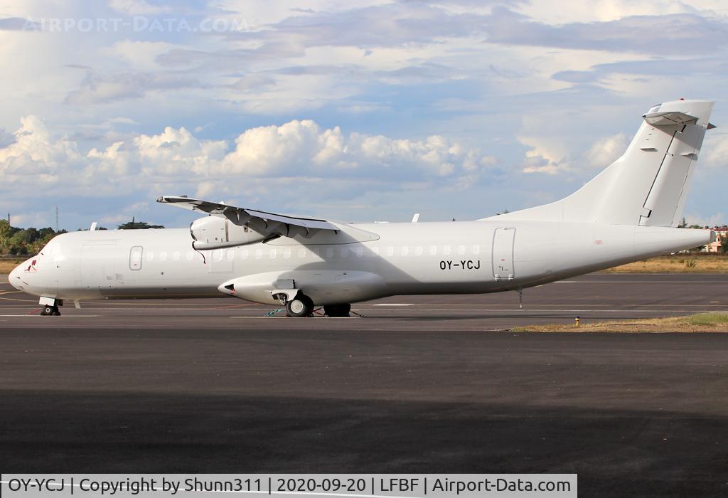 OY-YCJ, 2012 ATR 72-600 C/N 991, Stored in all white c/s without titles... Ex. PR-ATH