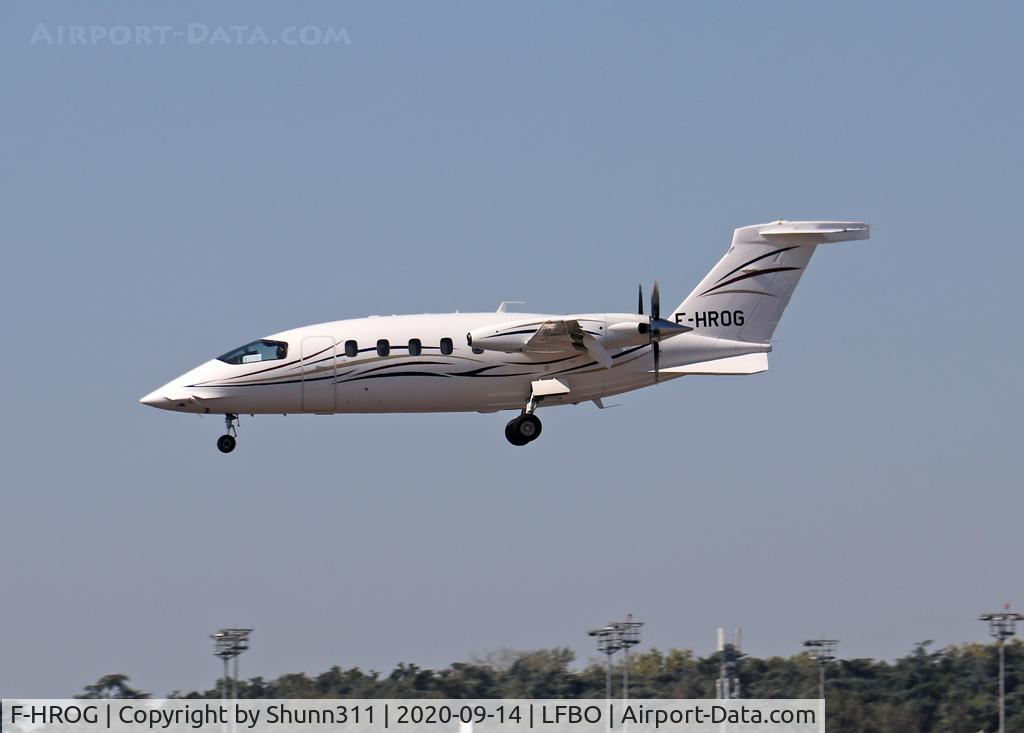 F-HROG, 2007 Piaggio P-180 Avanti C/N 1133, Landing rwy 14L