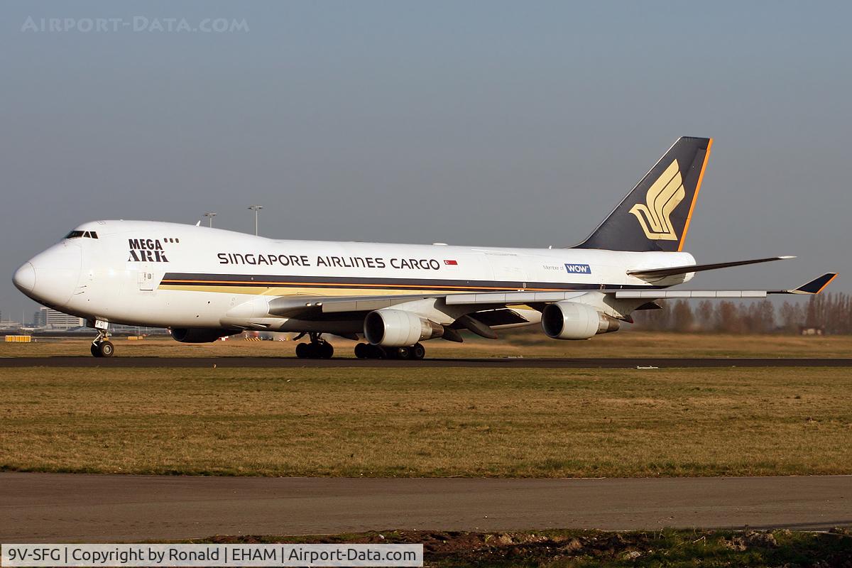 9V-SFG, 1998 Boeing 747-412F/SCD C/N 26558, at spl