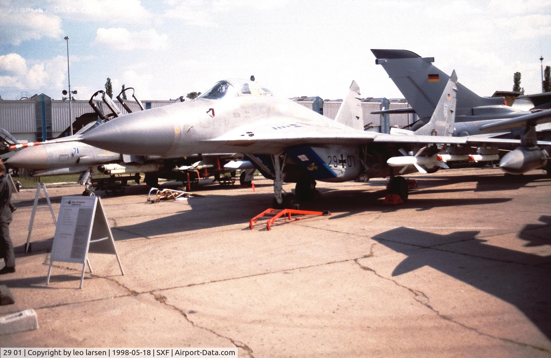 29 01, 1988 Mikoyan-Gurevich MiG-29G C/N 2960525106/3412, Berlin Air Show 18.5.1998