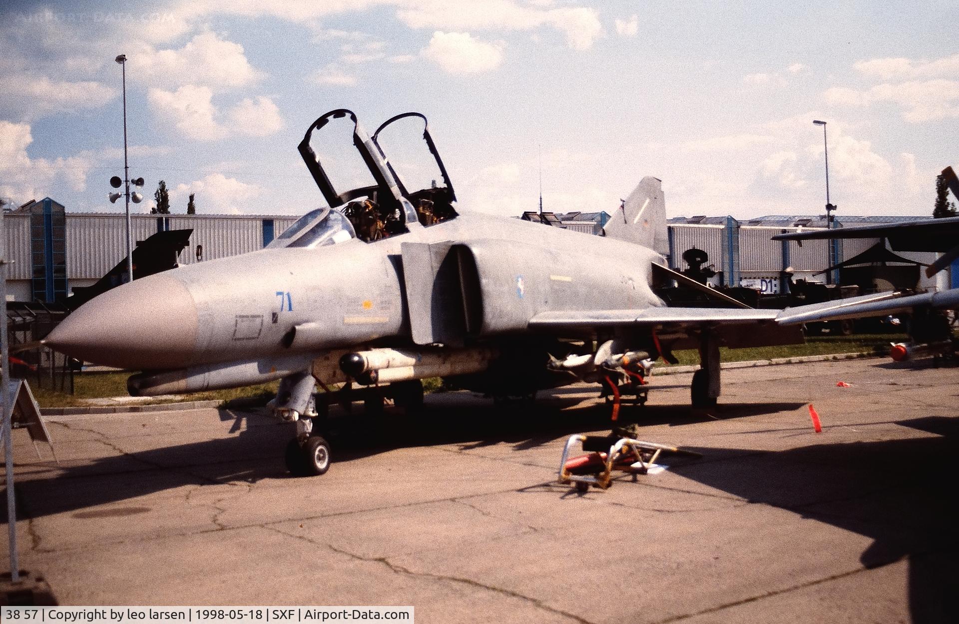 38 57, 1972 McDonnell Douglas F-4F Phantom II C/N 4767, Berlin Air Show 18.5.1999