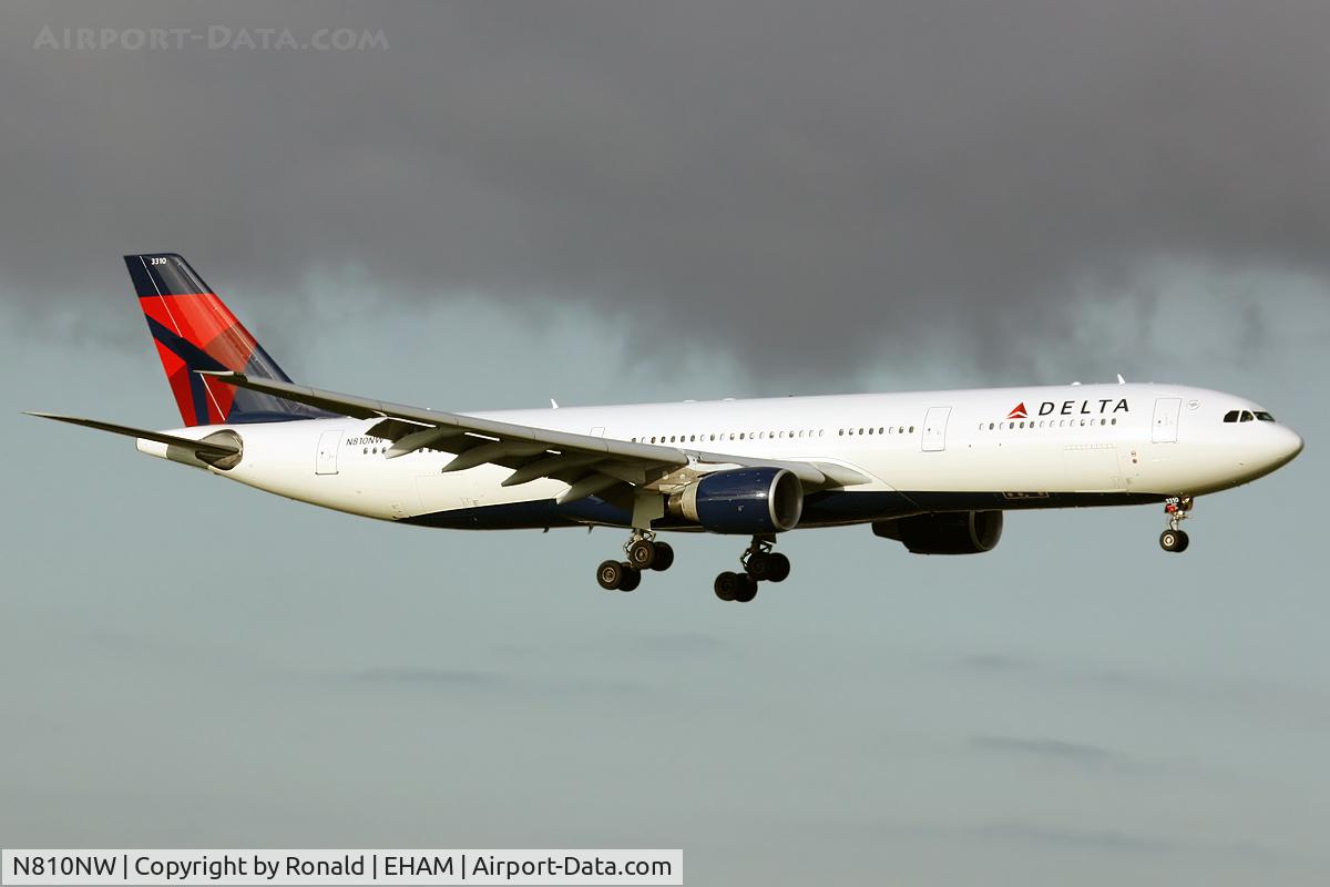 N810NW, 2005 Airbus A330-323 C/N 0674, at spl