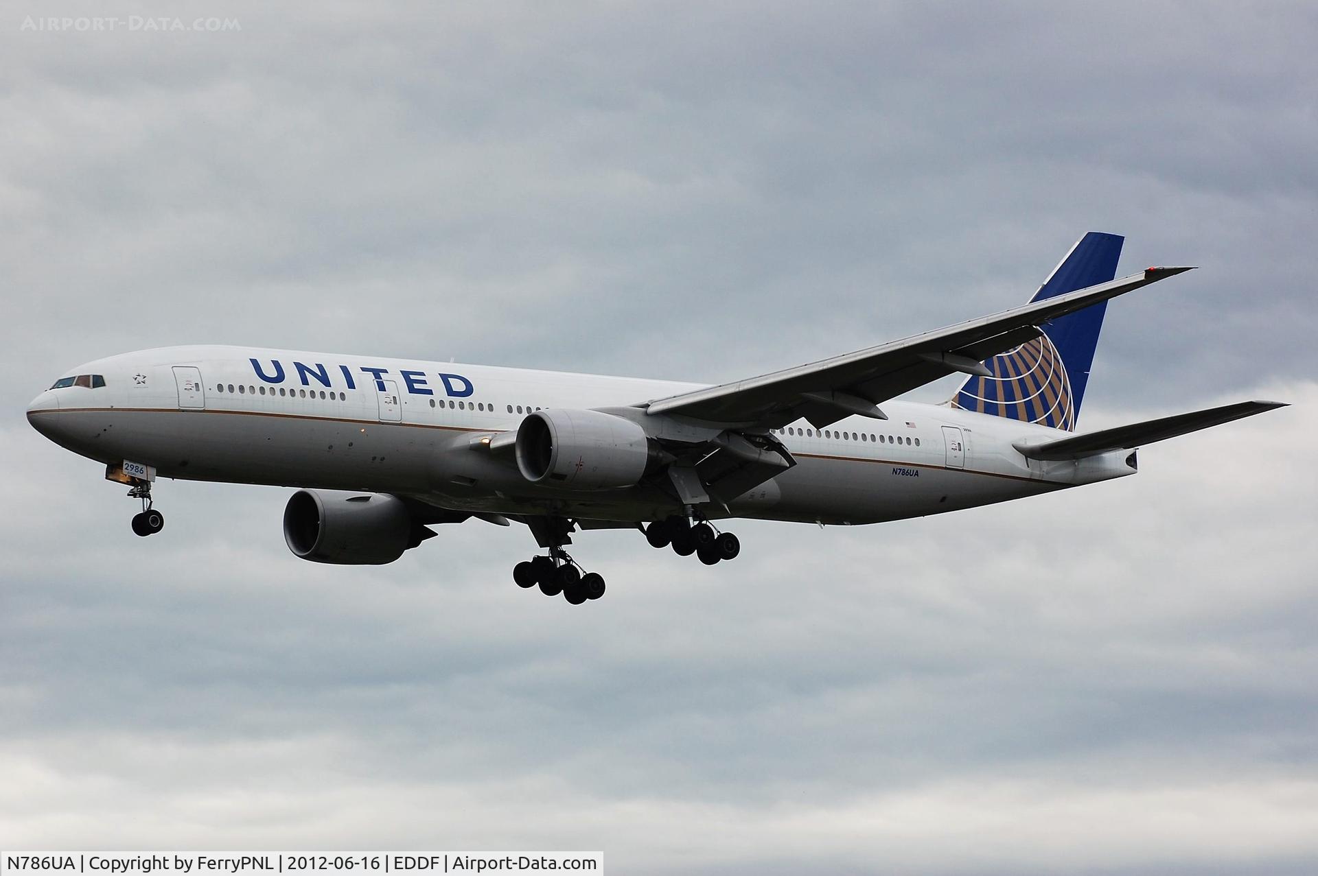 N786UA, 1997 Boeing 777-222/ER C/N 26938, United B772