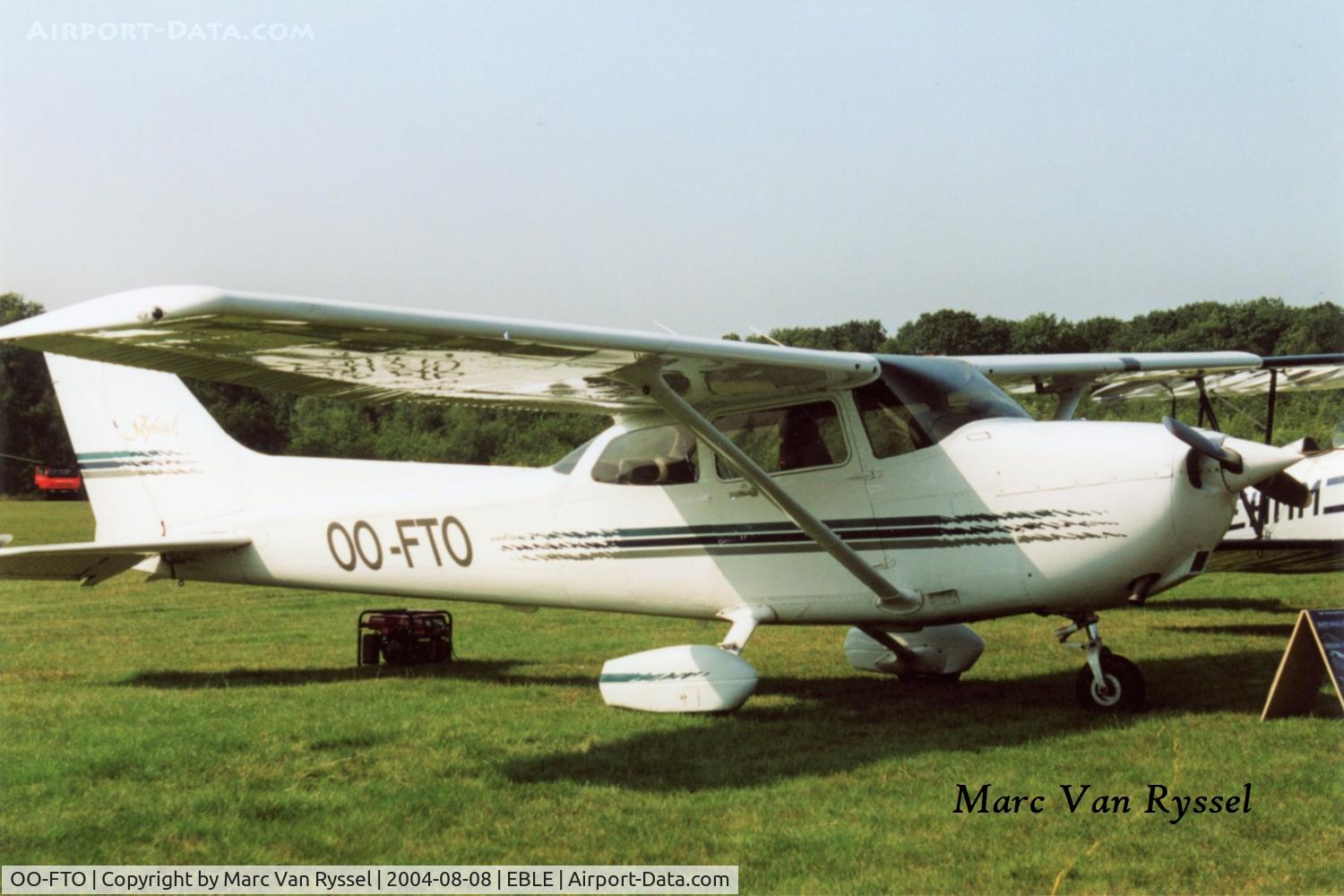 OO-FTO, 1997 Cessna 172R C/N 17280068, Sanicole Airshow 2004.
