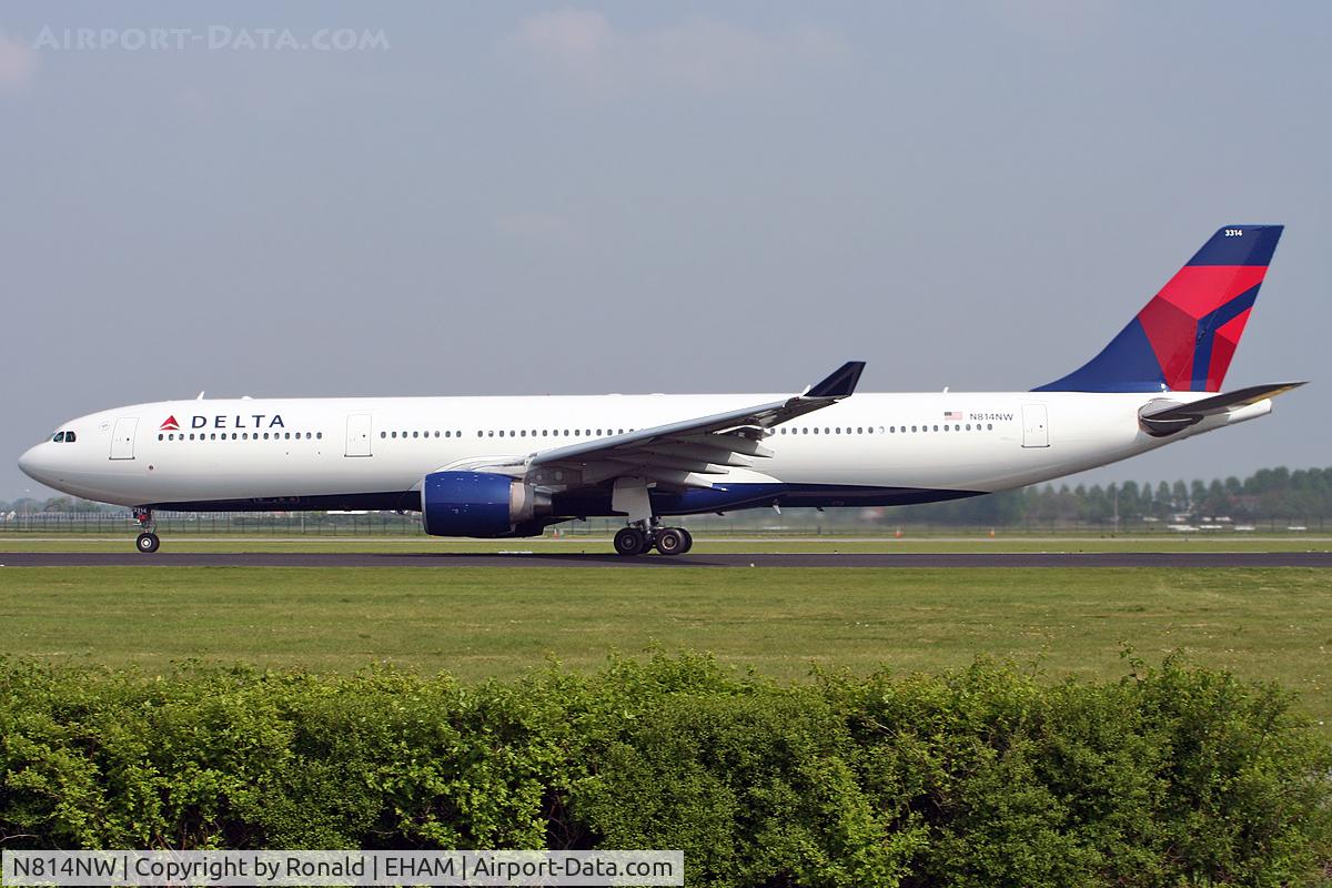 N814NW, 2006 Airbus A330-323 C/N 806, at spl