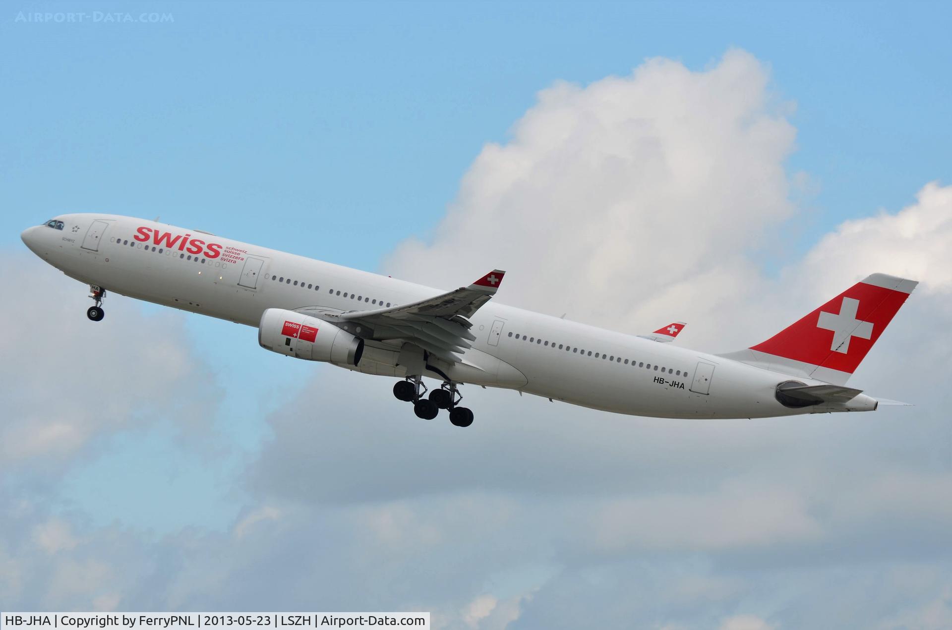 HB-JHA, 2009 Airbus A330-343 C/N 1000, Swiss A333 taking-off