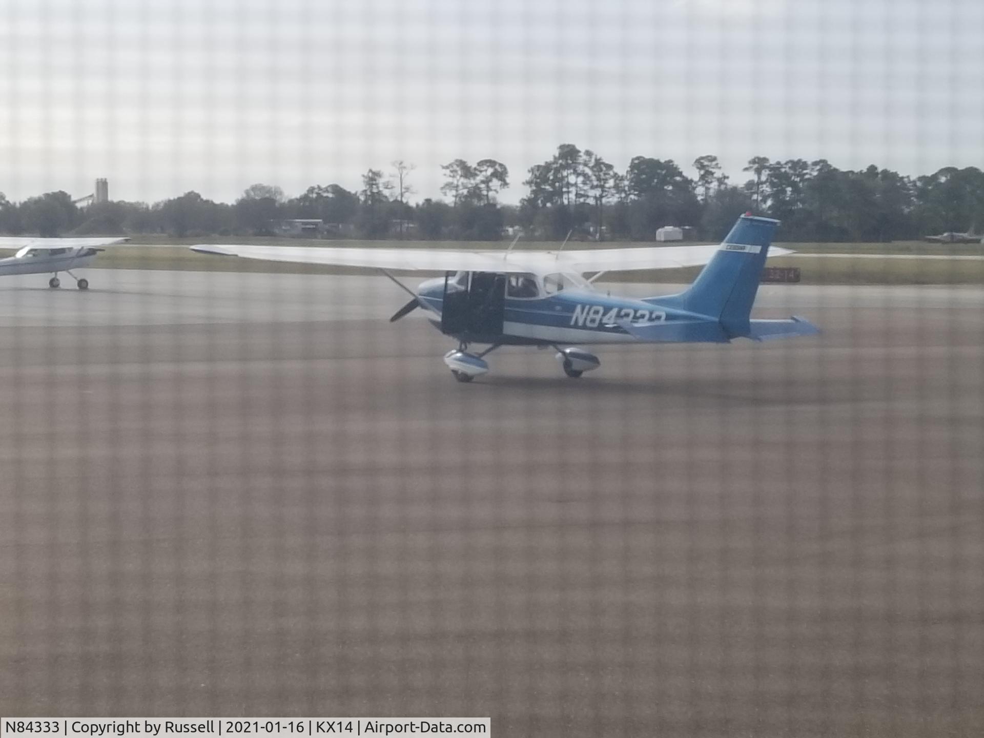 N84333, 1969 Cessna 172K Skyhawk C/N 17258423, Blue and white