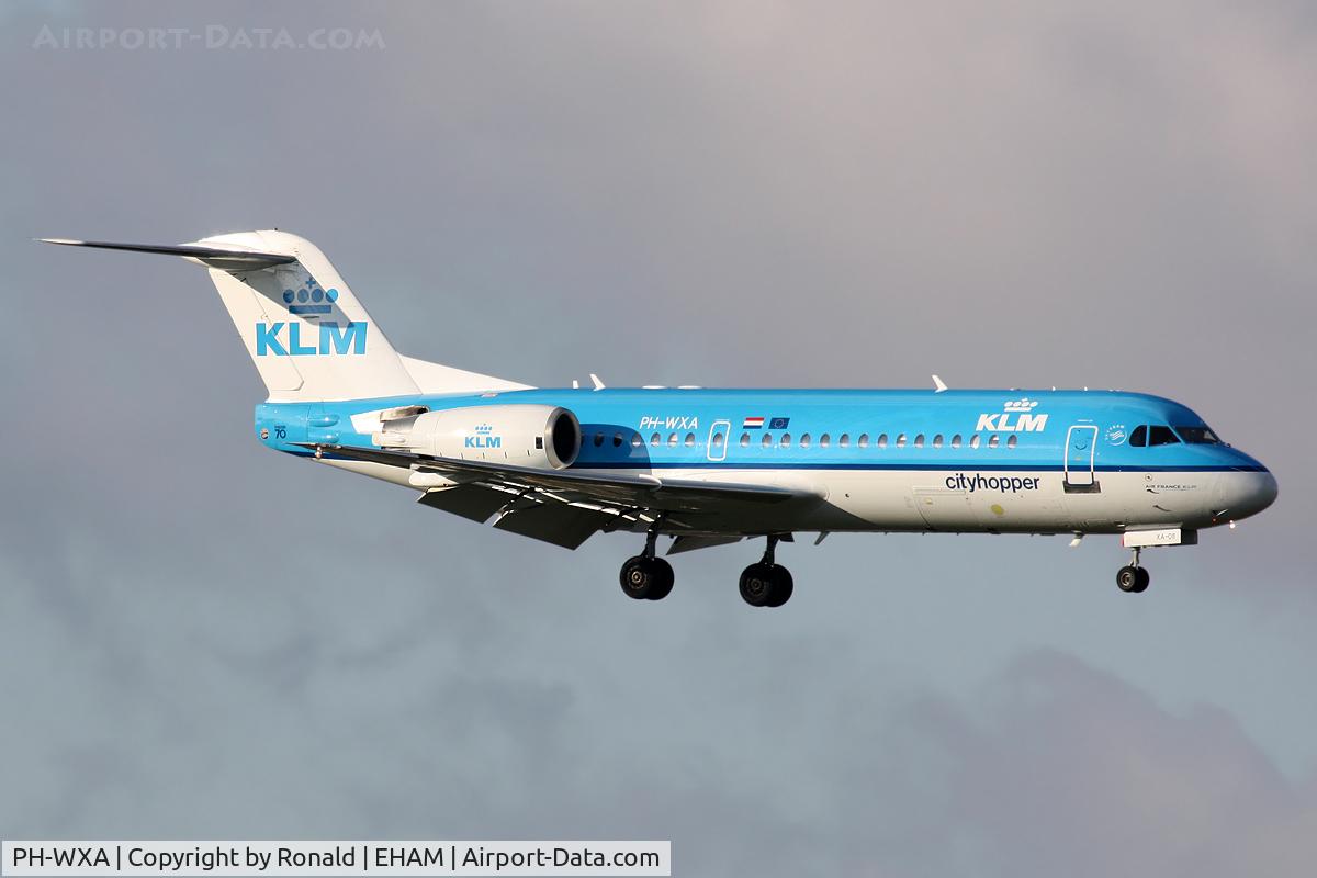 PH-WXA, 1996 Fokker 70 (F-28-0070) C/N 11570, at spl