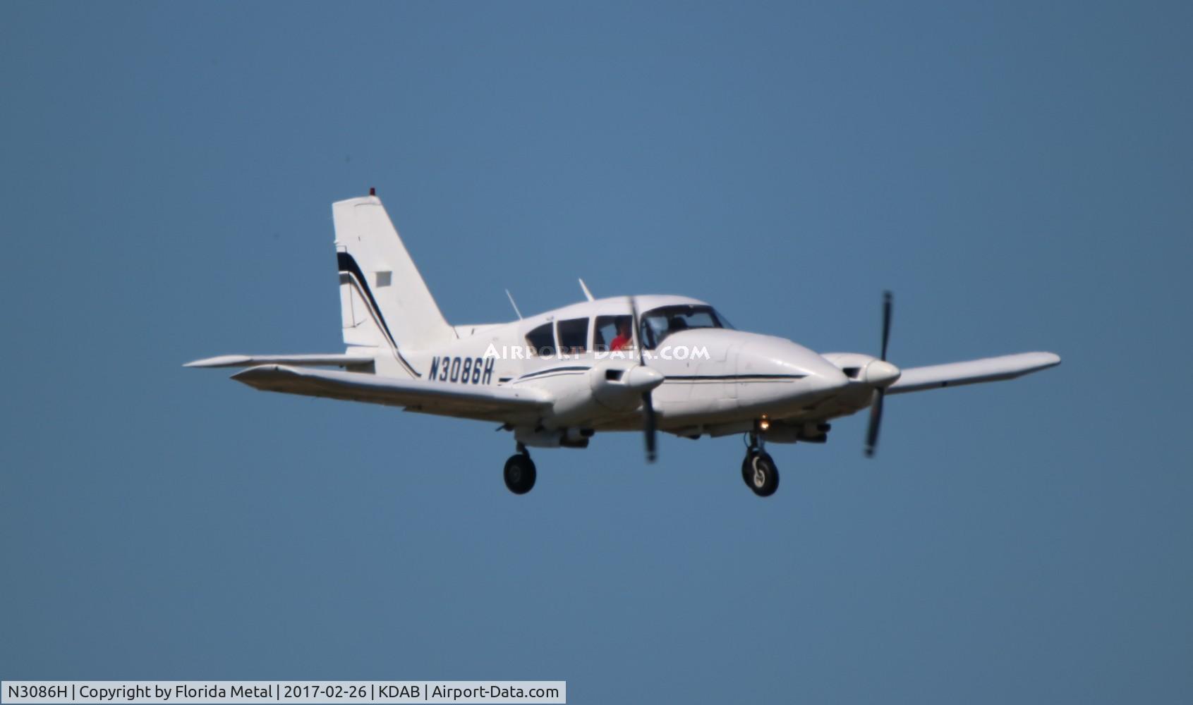 N3086H, 1977 Piper PA-23-250 Aztec F C/N 27-7754144, DAB spotting 2017