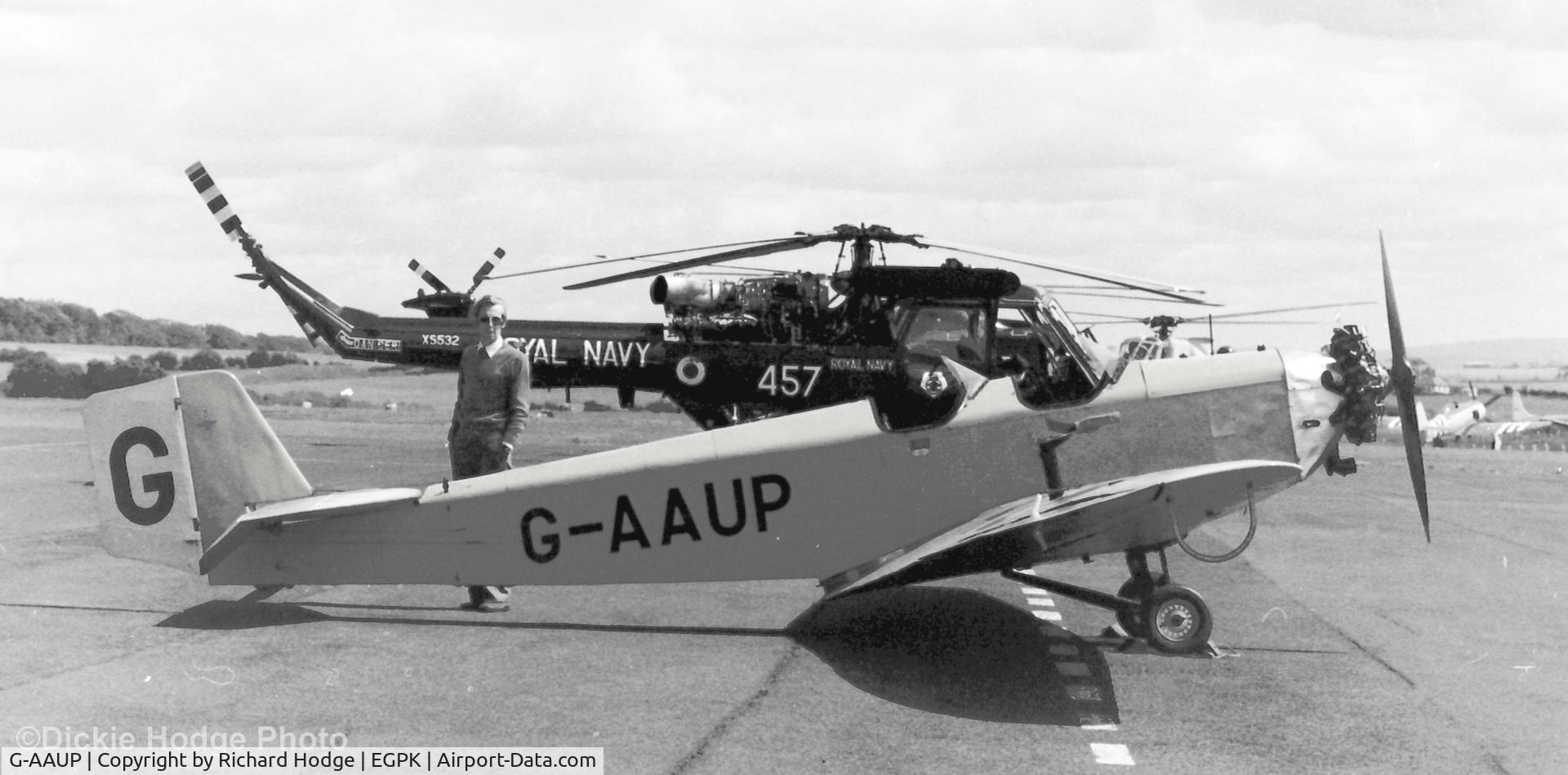 G-AAUP, 1929 Klemm L25-1A C/N 145, Seen at one ot the HMS Gannet Open Days in the seventies.
With owner and restorer Bob Russell standing behind.