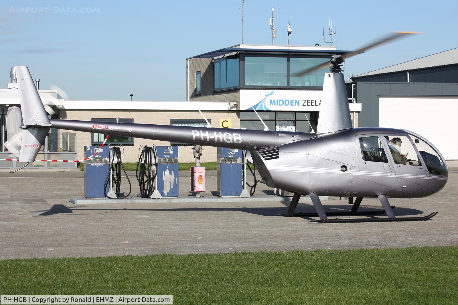 PH-HGB, Robinson R44 Raven II C/N 13831, at ehmz