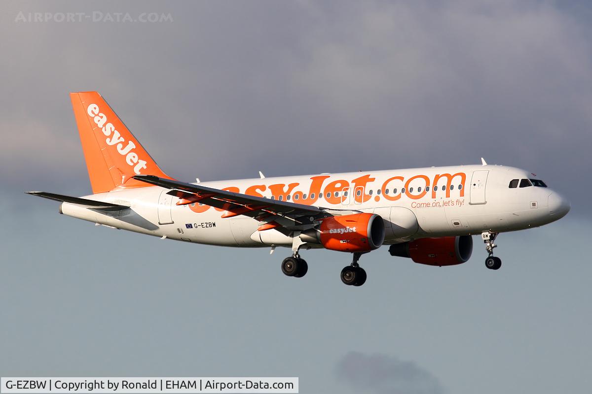 G-EZBW, 2007 Airbus A319-111 C/N 3134, at spl