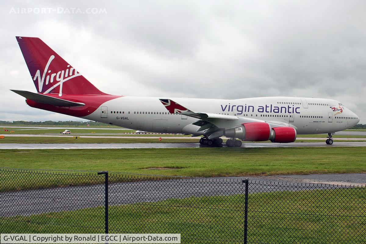 G-VGAL, 2001 Boeing 747-443 C/N 32337, at man