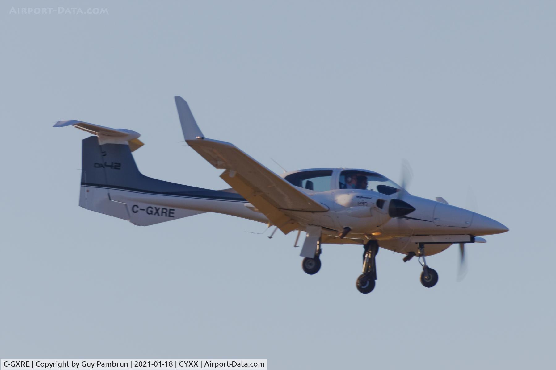 C-GXRE, 2007 Diamond DA-42-L360 Twin Star Twin Star C/N 42.278, Landing