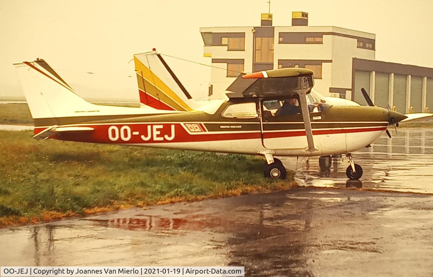 OO-JEJ, 1973 Reims FR172J Reims Rocket C/N 0383, Scan from slide
