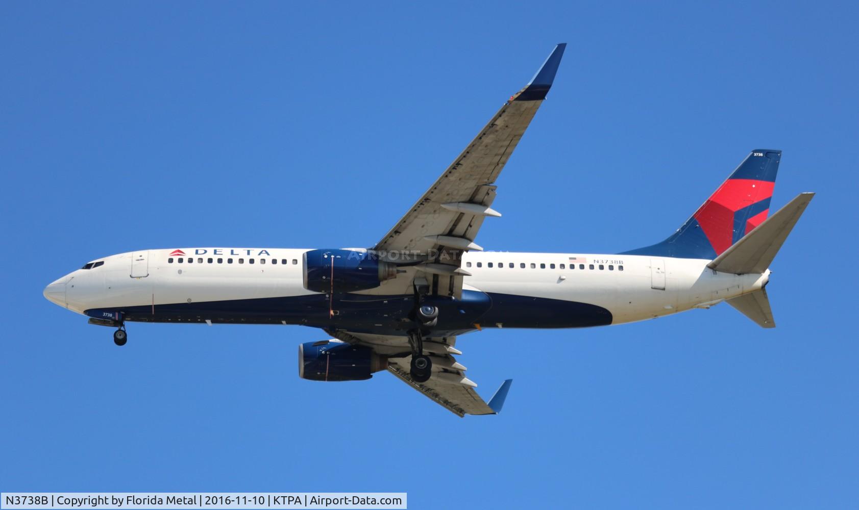 N3738B, 2000 Boeing 737-832 C/N 30382, TPA spotting 2016