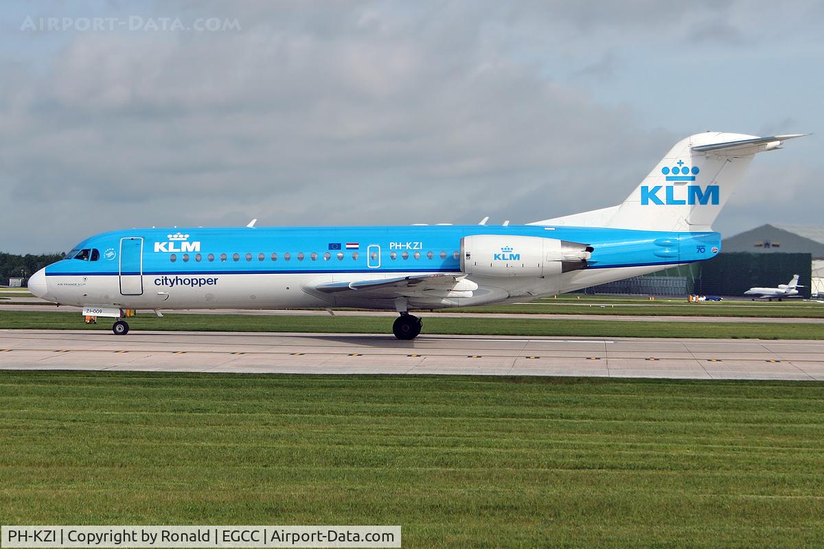 PH-KZI, 1997 Fokker 70 (F-28-0070) C/N 11579, at man