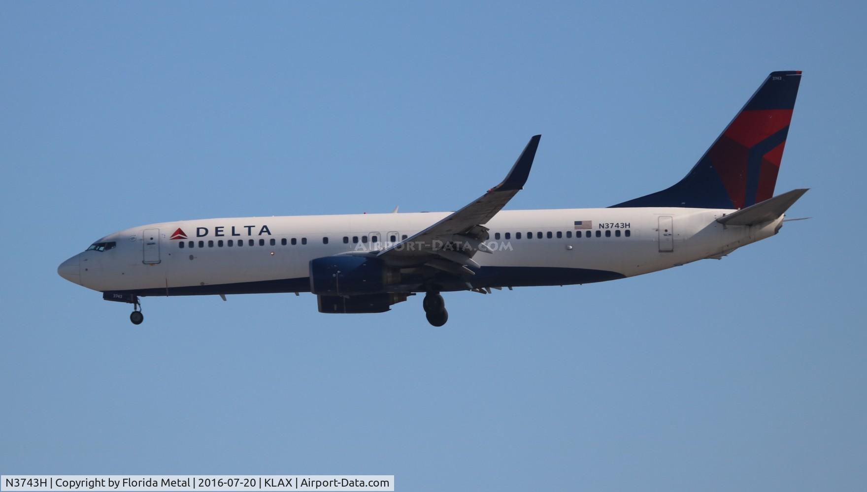 N3743H, 2001 Boeing 737-832 C/N 30836, LAX spotting 2016