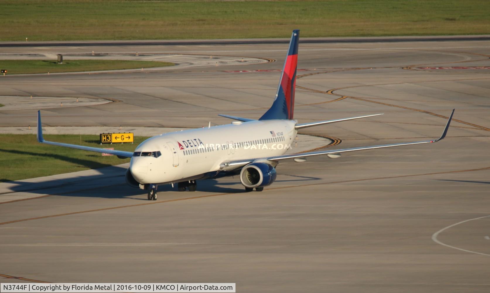 N3744F, 2001 Boeing 737-832 C/N 30837, MCO spotting 2016