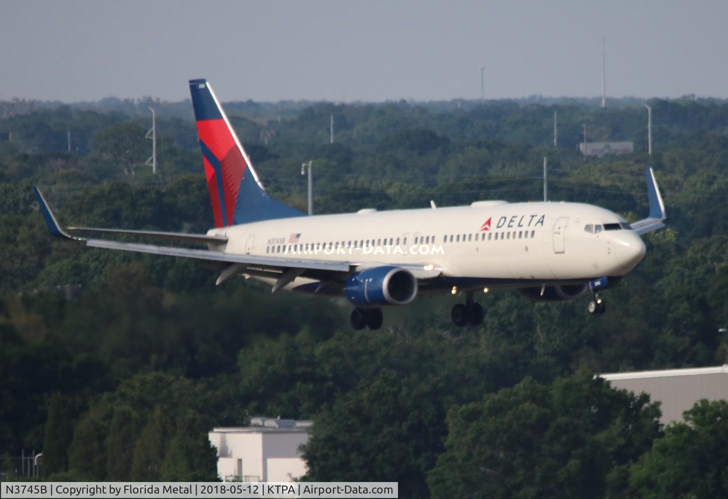 N3745B, 2001 Boeing 737-832 C/N 32373, TPA spotting 2018