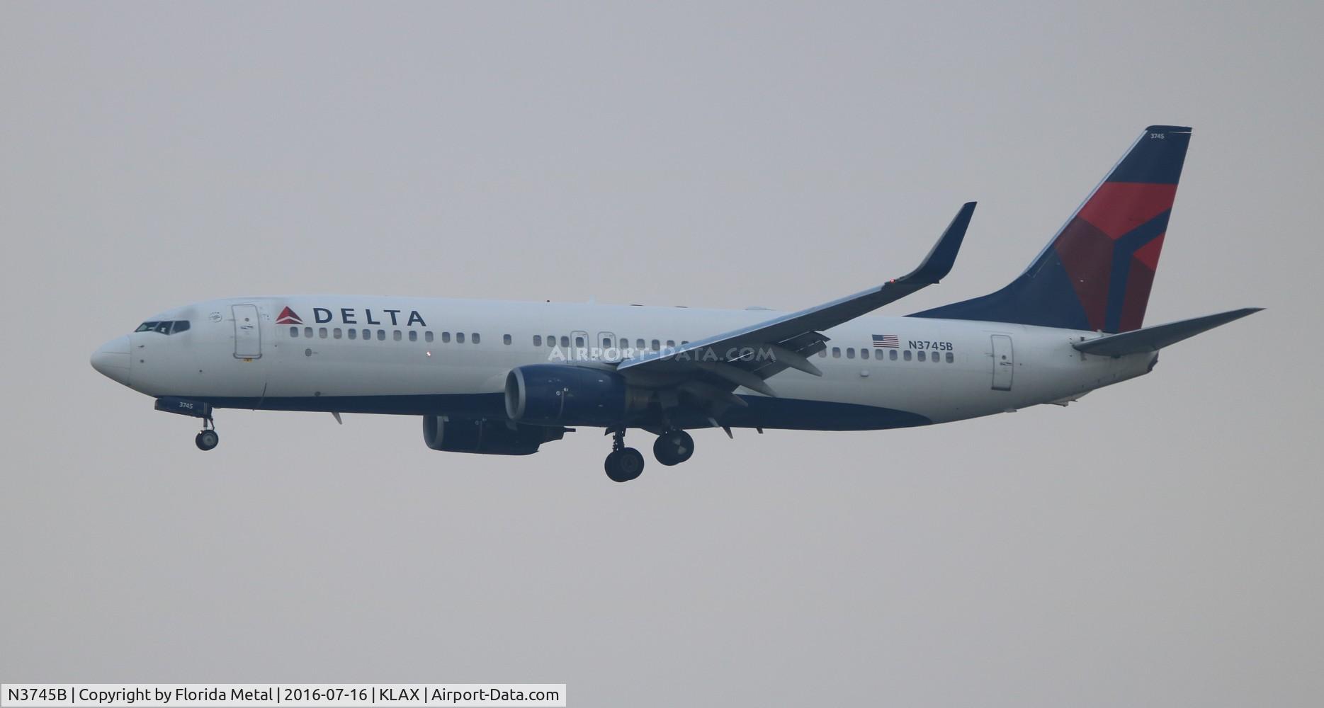 N3745B, 2001 Boeing 737-832 C/N 32373, LAX spotting 2016