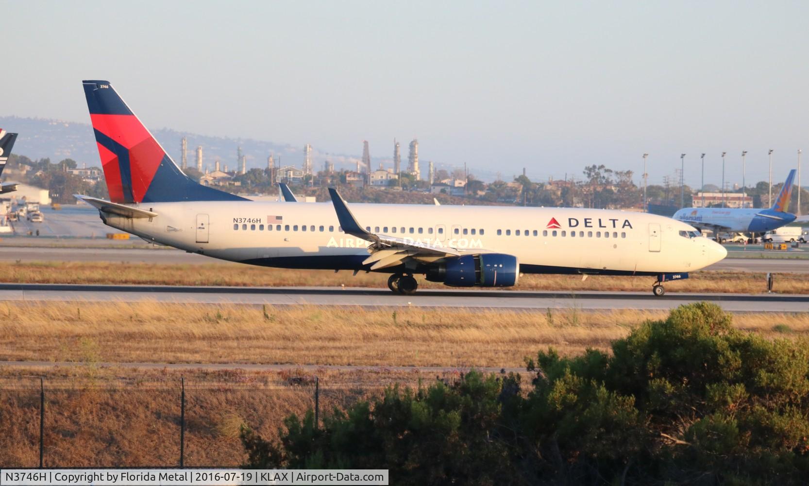 N3746H, 2001 Boeing 737-832 C/N 30488, LAX spotting 2016