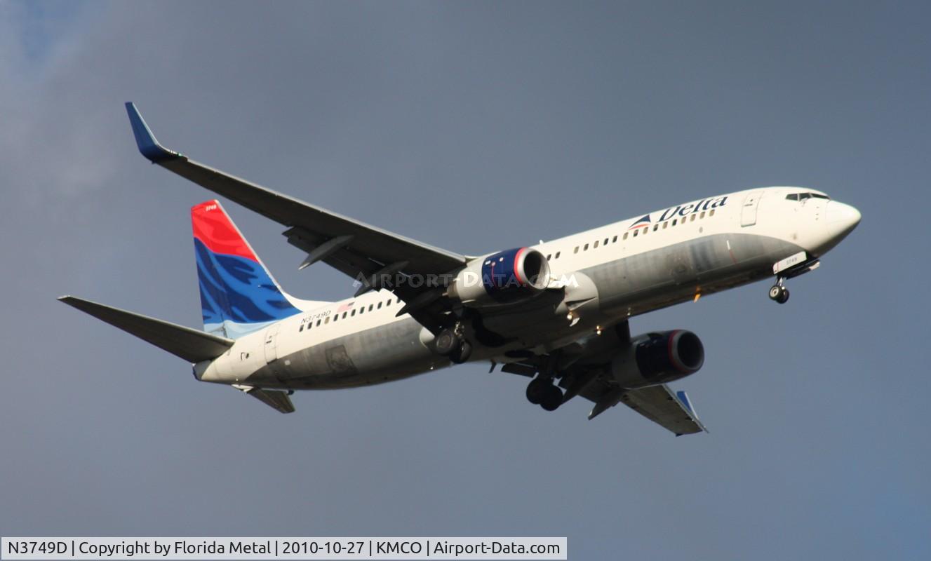 N3749D, 2001 Boeing 737-832 C/N 30490, MCO spotting 2010