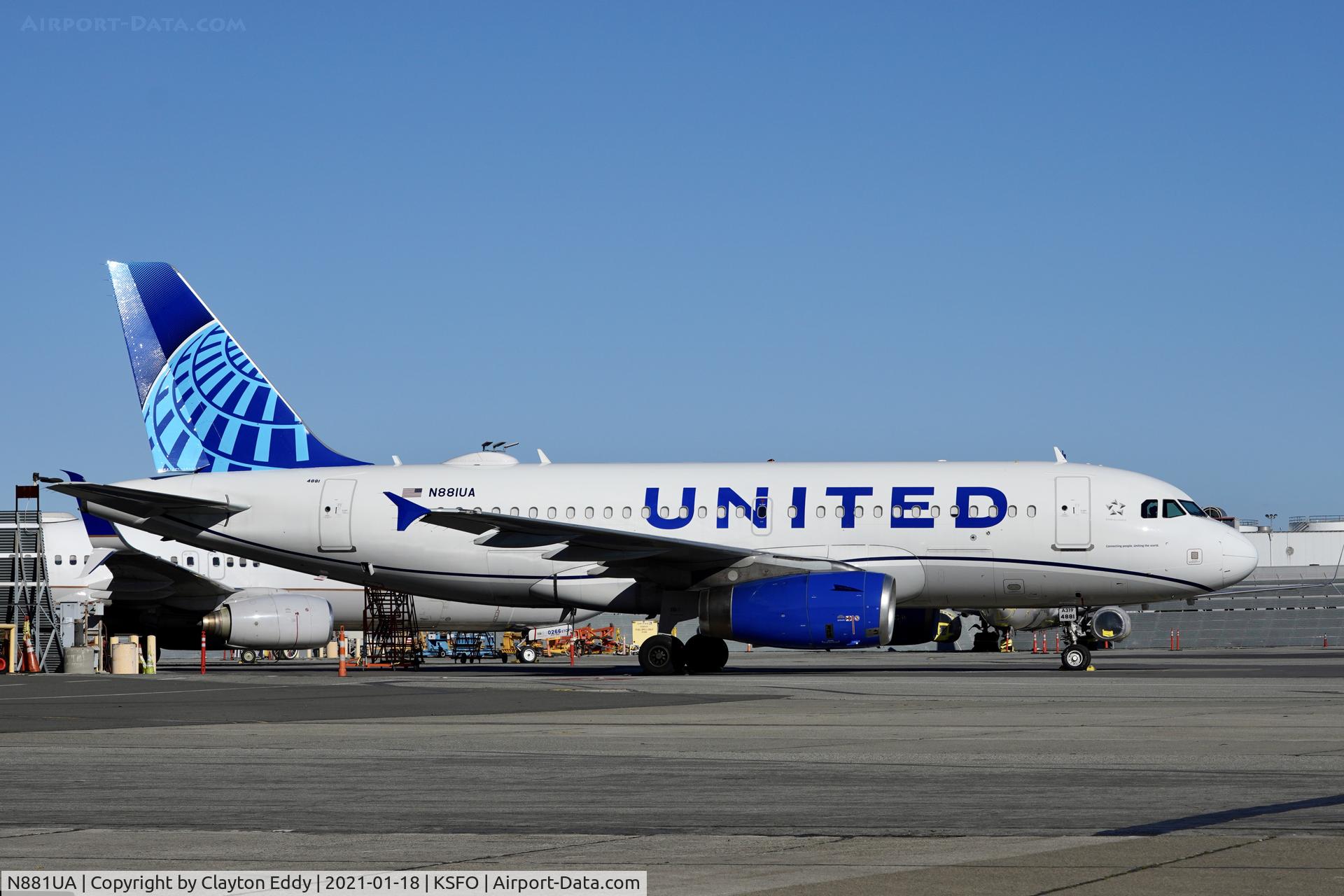 N881UA, 2005 Airbus A319-132 C/N 2435, SFO 2021.