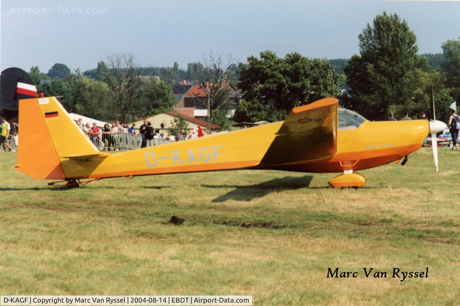 D-KAGF, Scheibe SF-25C Falke C/N 44658, Oldtimer Fly-in Schaffen 2004.