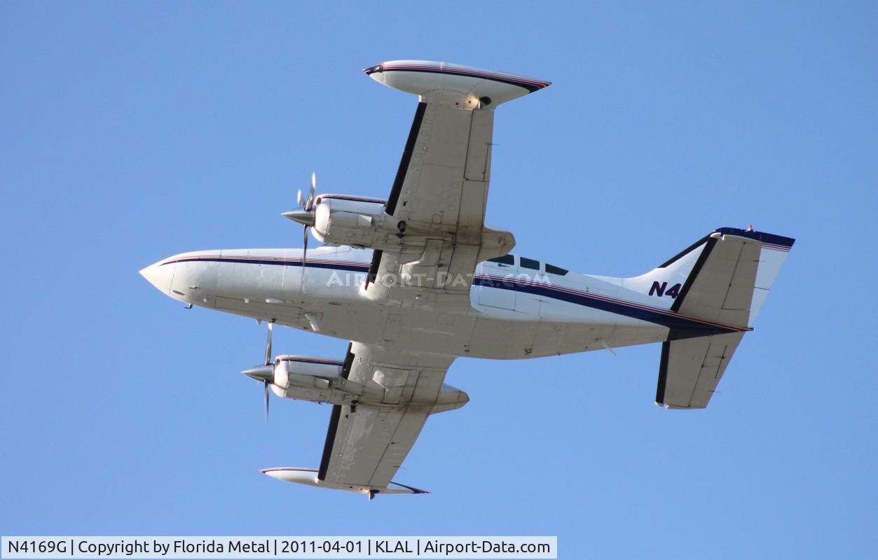 N4169G, Cessna 402B Businessliner C/N 402B1215, SNF LAL 2011