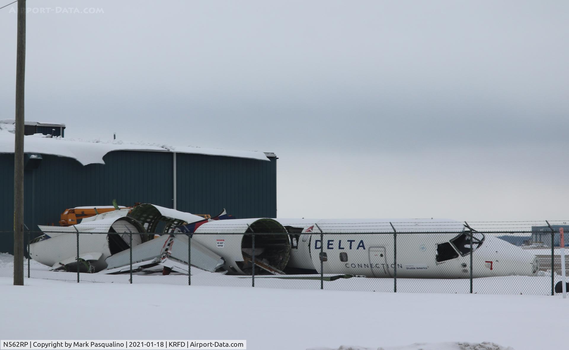 N562RP, 2002 Embraer ERJ-145LR (EMB-145LR) C/N 145451, EMB-145LR