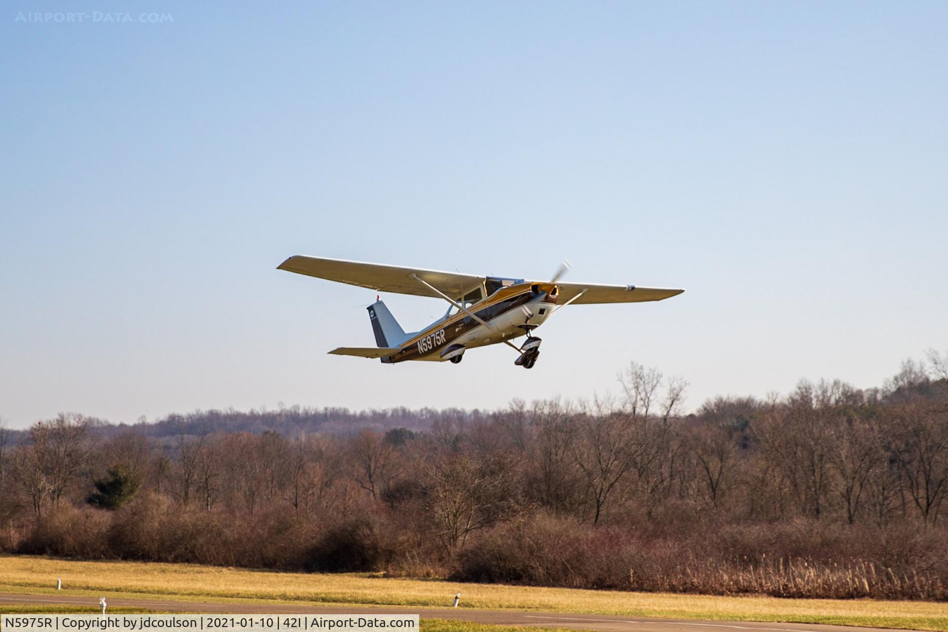 N5975R, 1965 Cessna 172G C/N 17253644, Cessna N5975R taking off from Parr airport