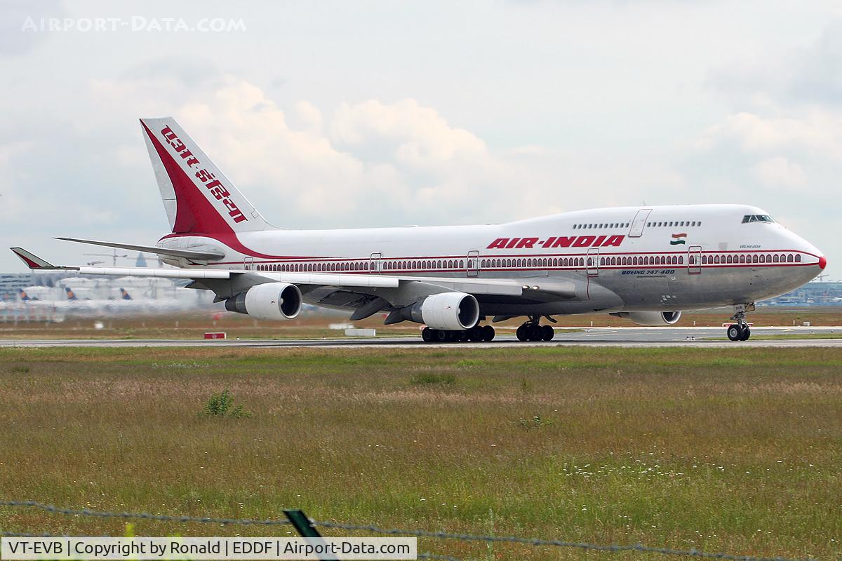 VT-EVB, 1996 Boeing 747-437 C/N 28095, at fra