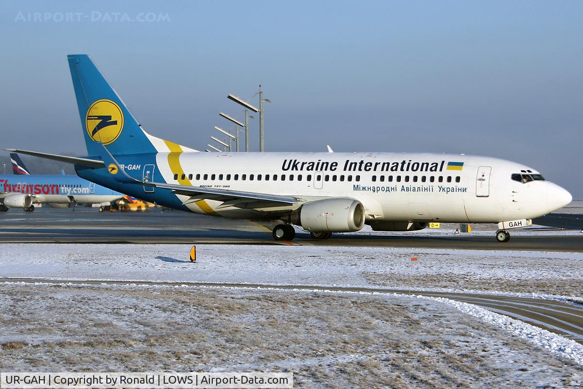 UR-GAH, 1999 Boeing 737-32Q C/N 29130, at salzburg