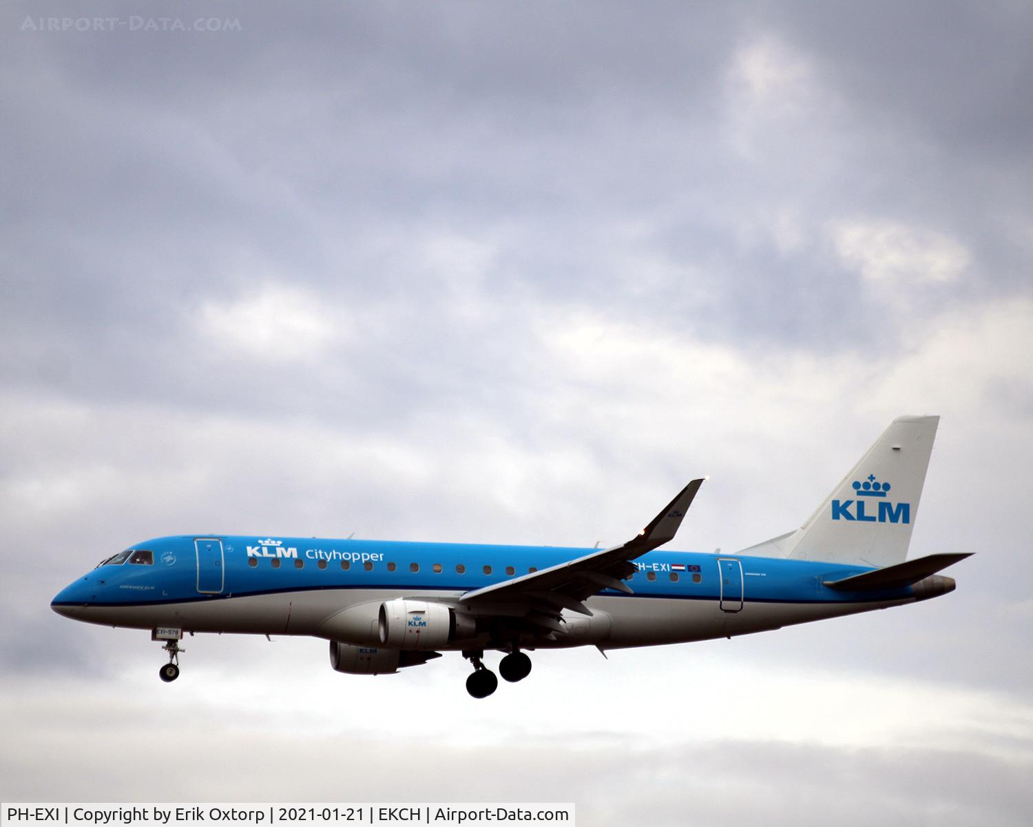 PH-EXI, 2016 Embraer 175STD (ERJ-170-200) C/N 17000578, PH-EXI landing rw 22L