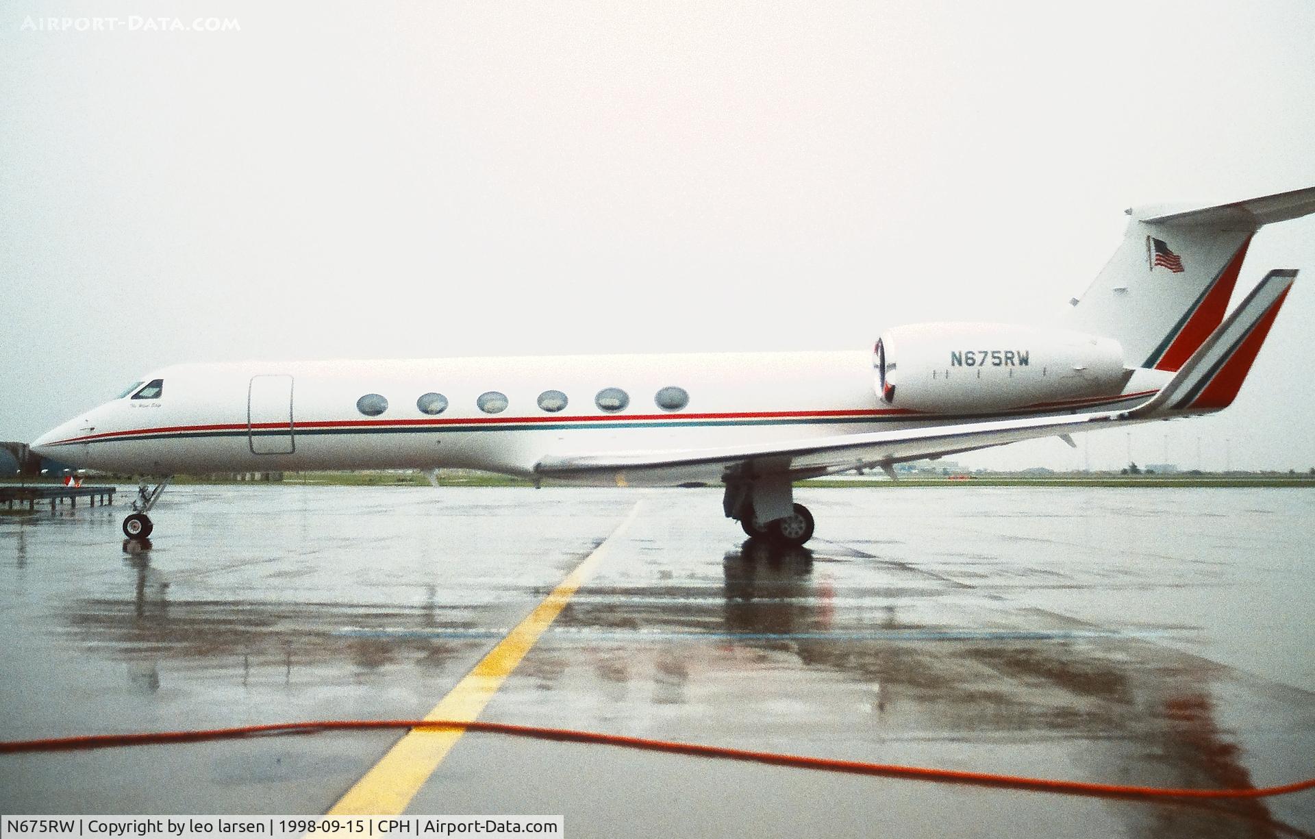 N675RW, 1997 Gulfstream Aerospace G-V C/N 526, Copenhagen 15.9.1998