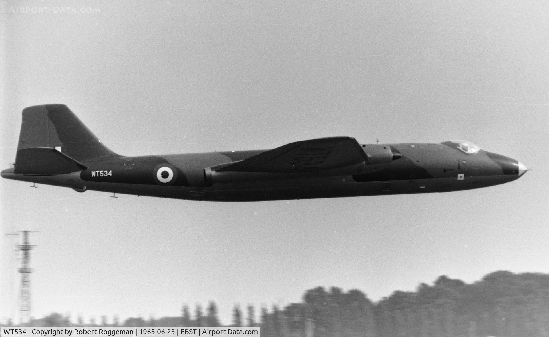 WT534, 1955 English Electric Canberra PR.7 C/N 71456, OPEN DAY.RAF.Became 8549m.