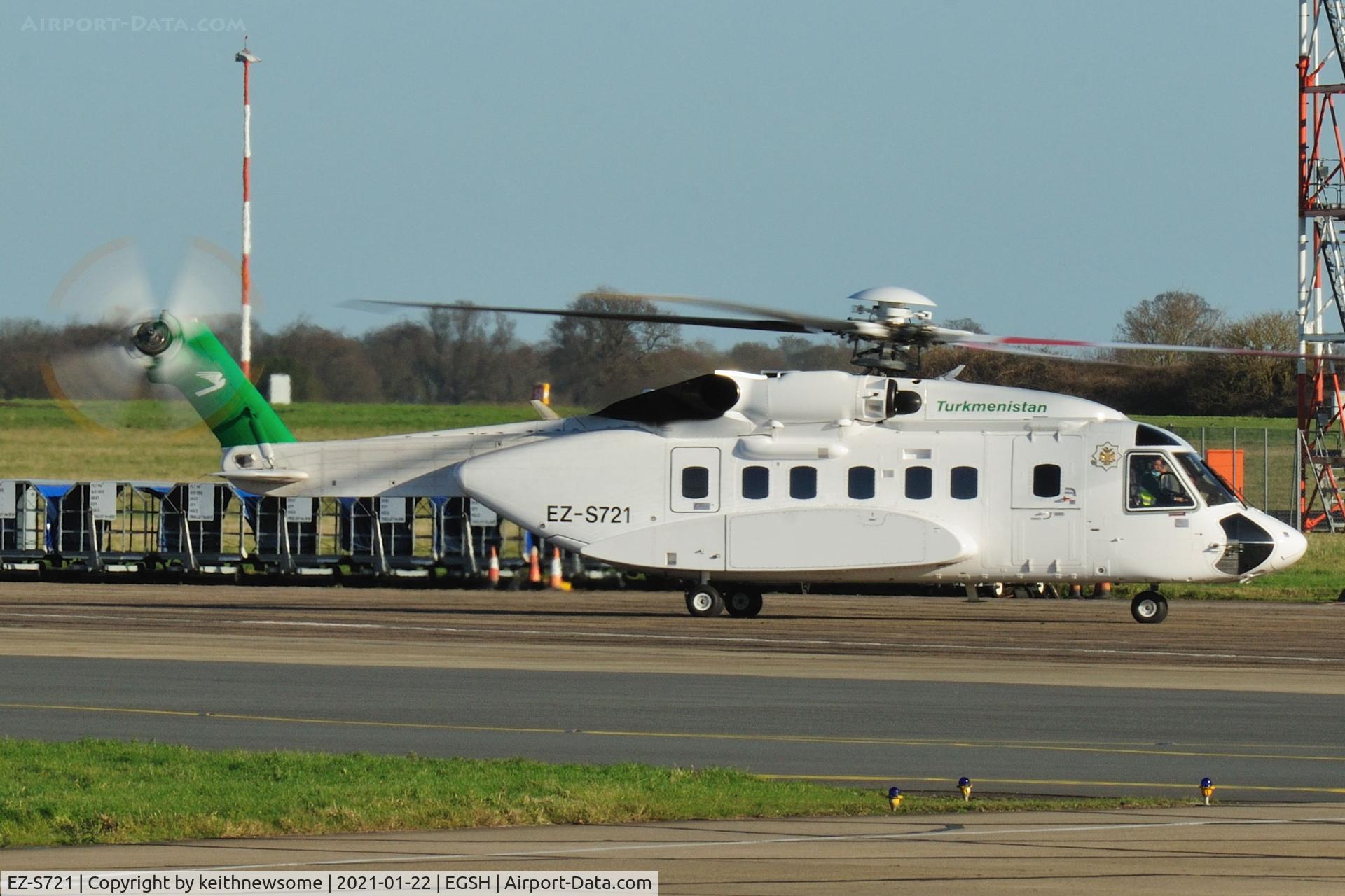 EZ-S721, 2005 Sikorsky S-92A Helibus C/N 92-0026, Arriving at Norwich from Stansted.