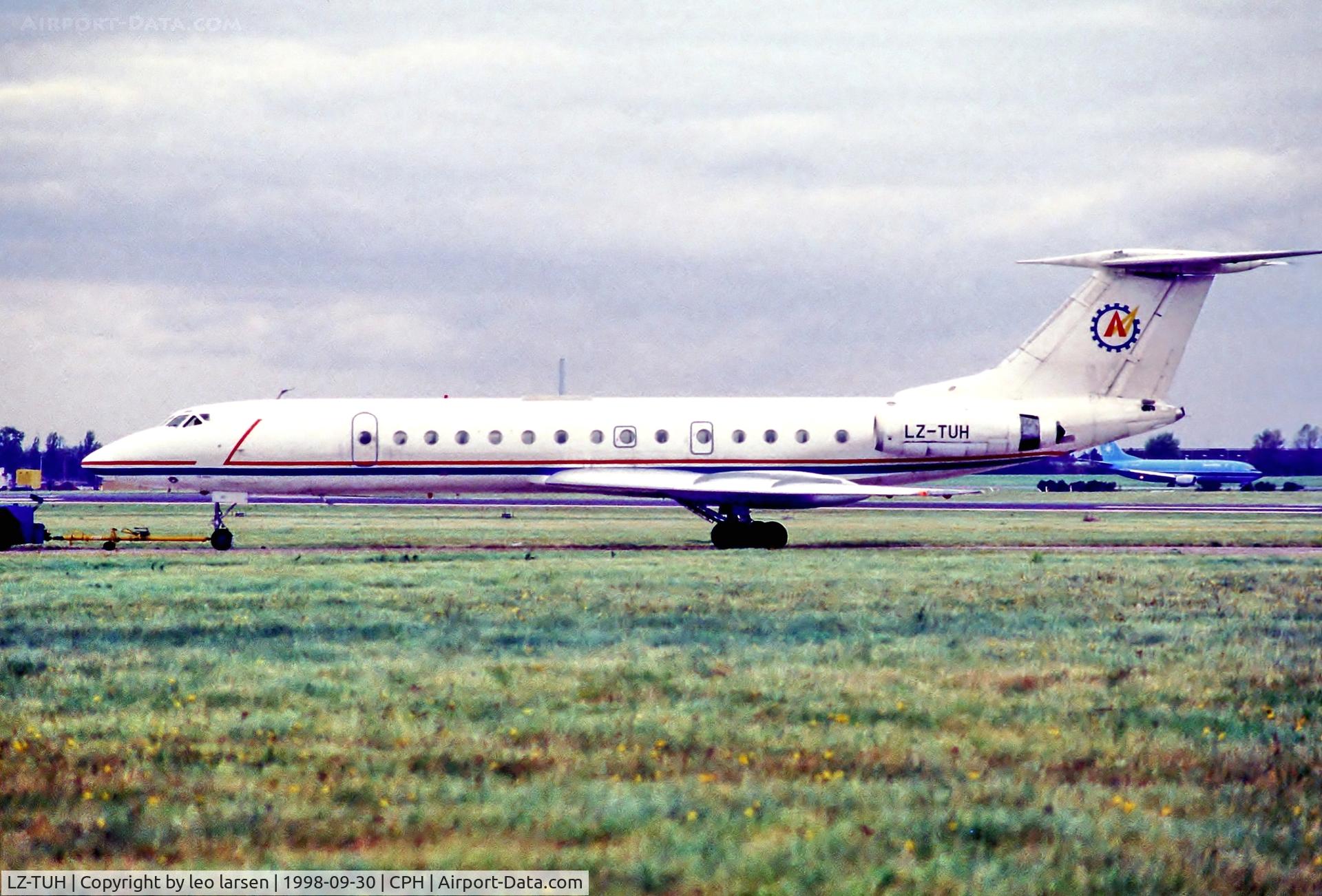 LZ-TUH, 1977 Tupolev Tu-134A-1 C/N 73 60142, Copenhagen 30.9.1998